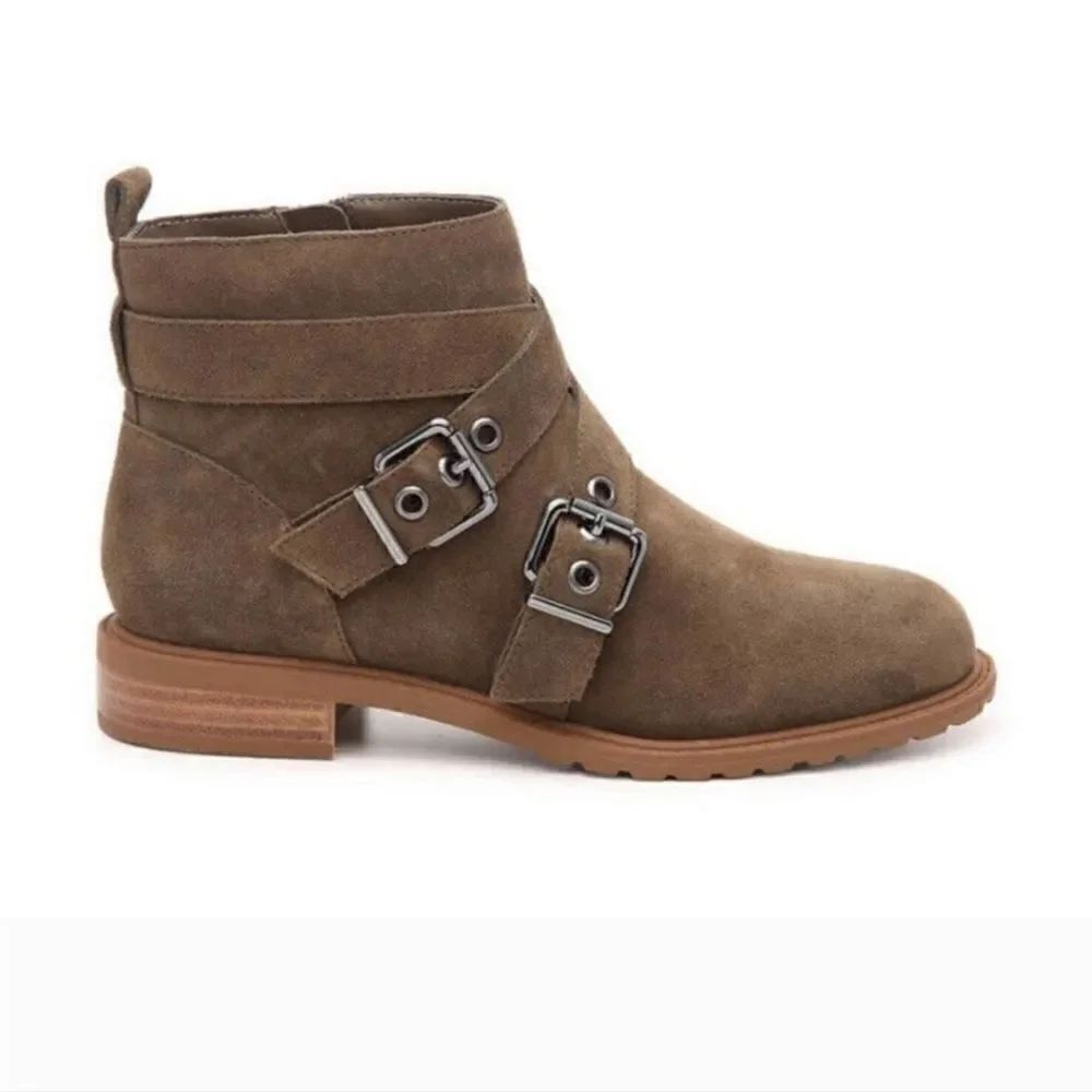 Bleeker & Bond Woman’s Kelsey Ankle Bootie Side Zip Khaki Suede Sz 6